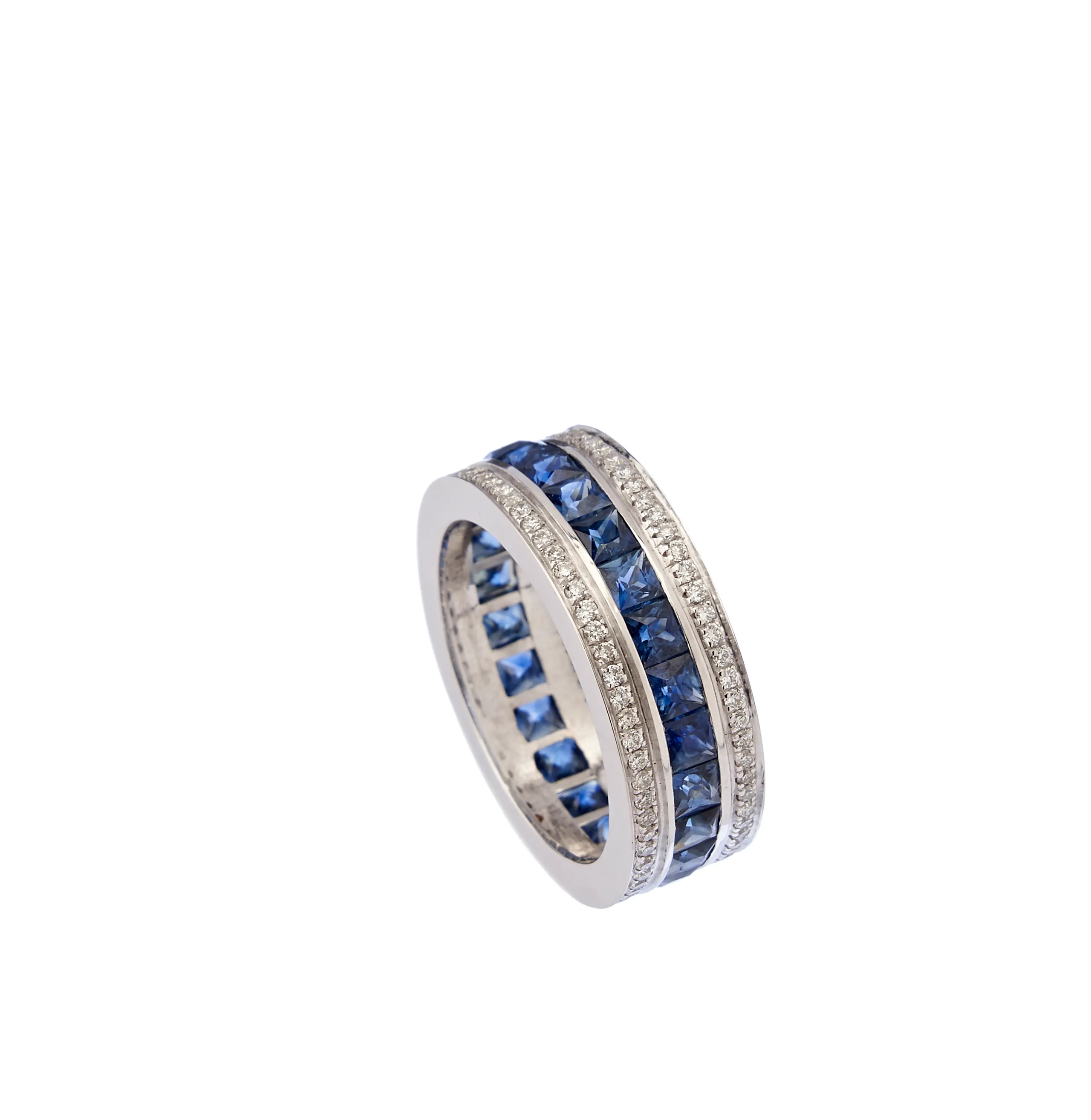 Eternity-Ring aus Weißgold mit Saphiren und Diamanten Eternity-Ring aus Weißgold mit Saphiren und Diamanten