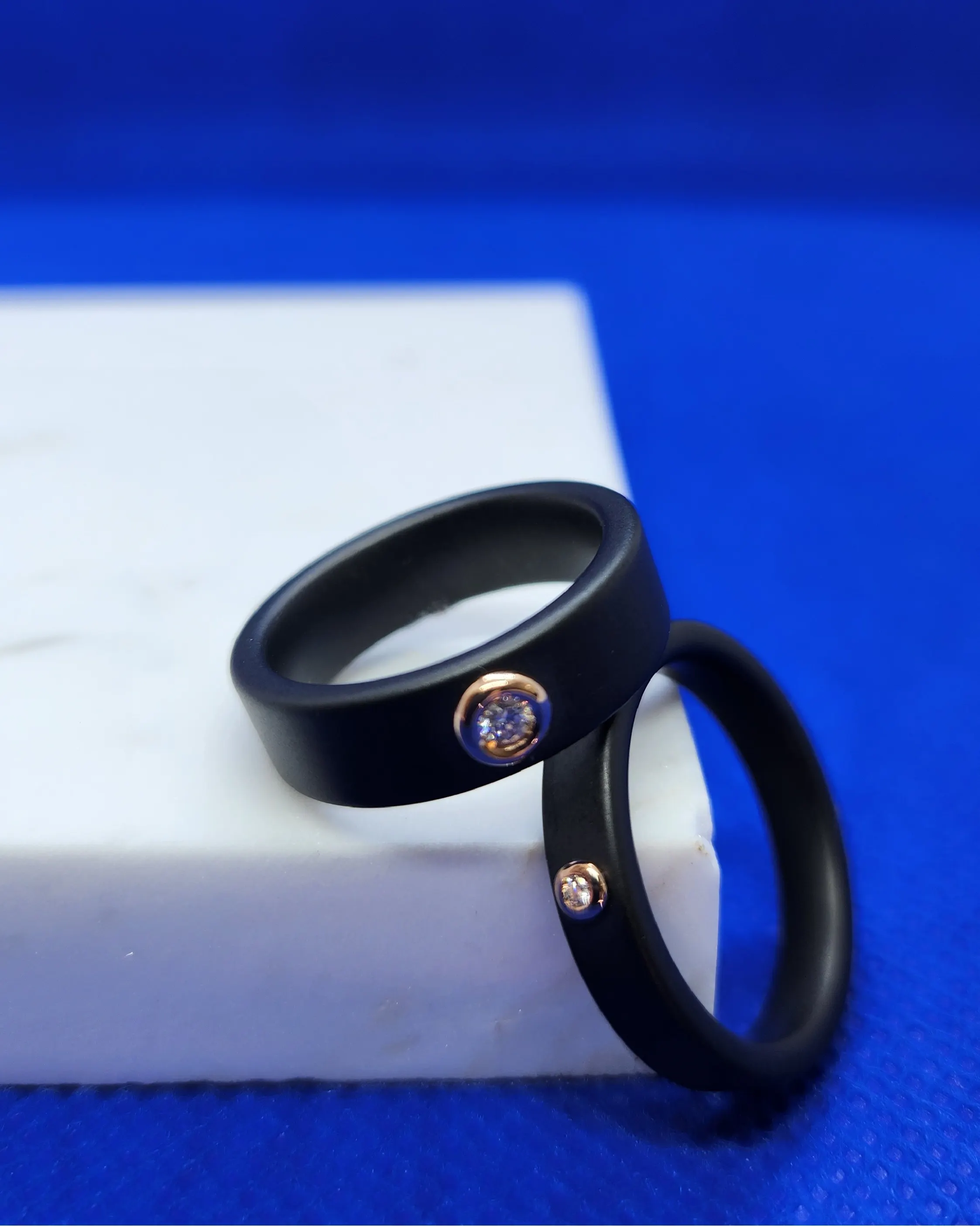 Hi-Tech ceramic, gold and diamond wedding bands